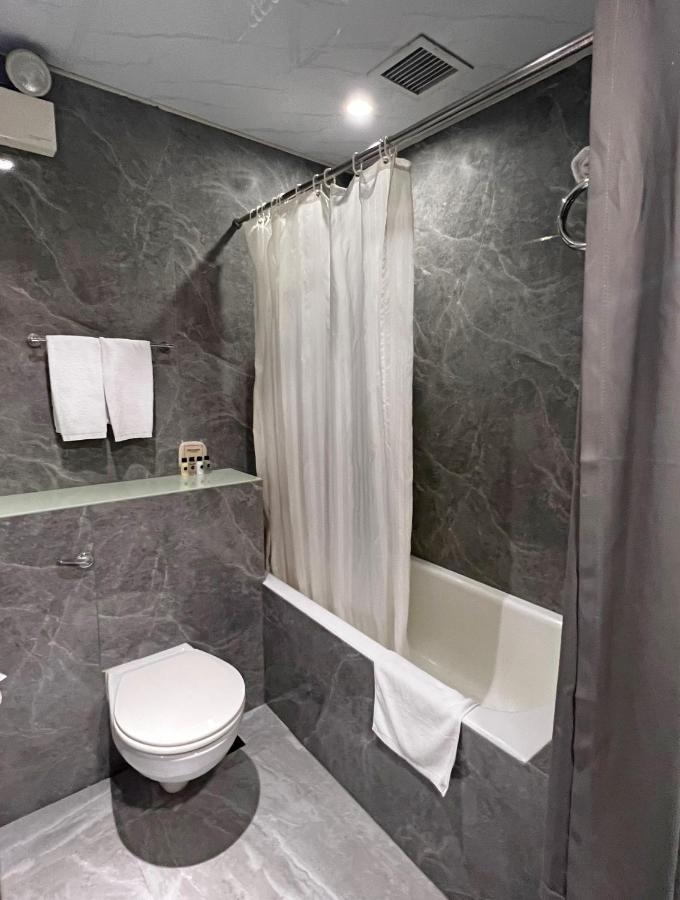 Hennessy Hotel Hong Kong Extérieur photo